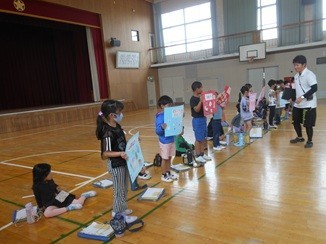 学校探検４説明グループ