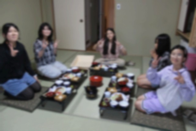 宿で夕食１